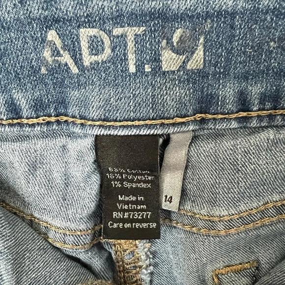 APT. 9 Denim shorts, size 14 - Picture 4 of 5